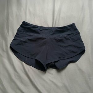 Lululemon Low Rise Speed Up Shorts 2.5”